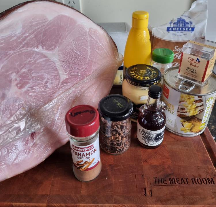 Baked Ham with Pineapple & Rum Glaze