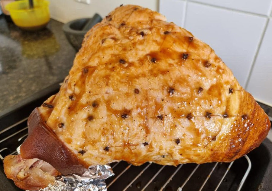 Baked Ham with Pineapple & Rum Glaze
