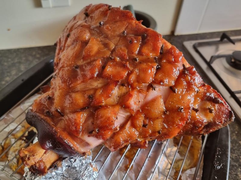 Baked Ham with Pineapple & Rum Glaze